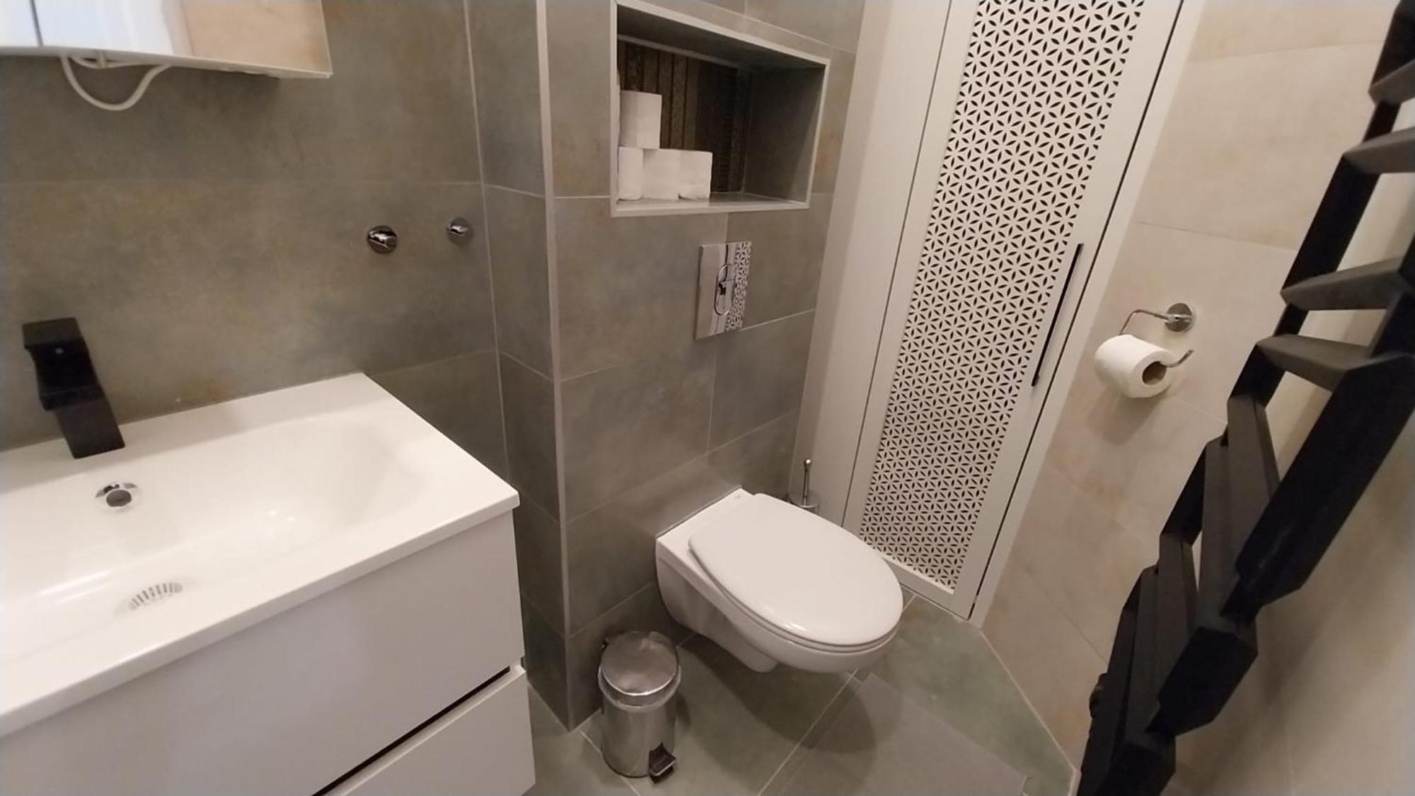 Szekely Apartment Near Deak Ferenc Square With Free Parking In Garage ブダペスト エクステリア 写真