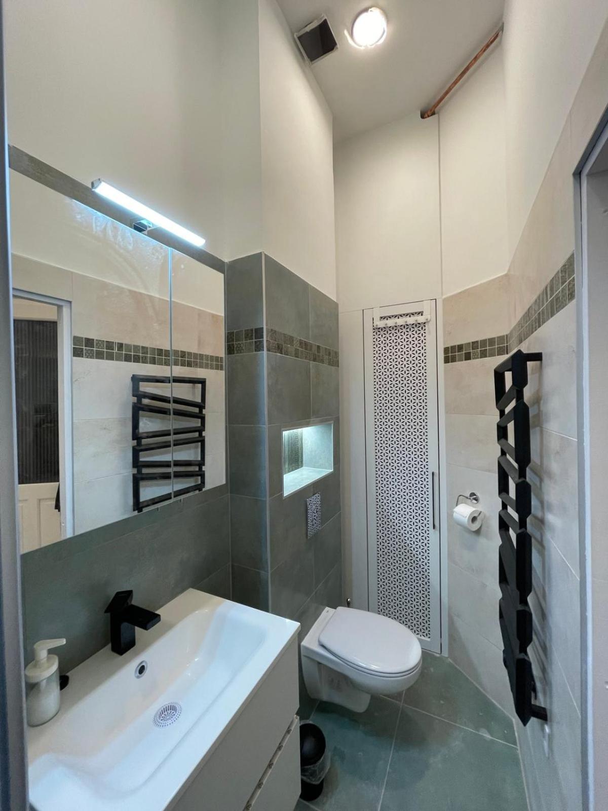 Szekely Apartment Near Deak Ferenc Square With Free Parking In Garage ブダペスト エクステリア 写真